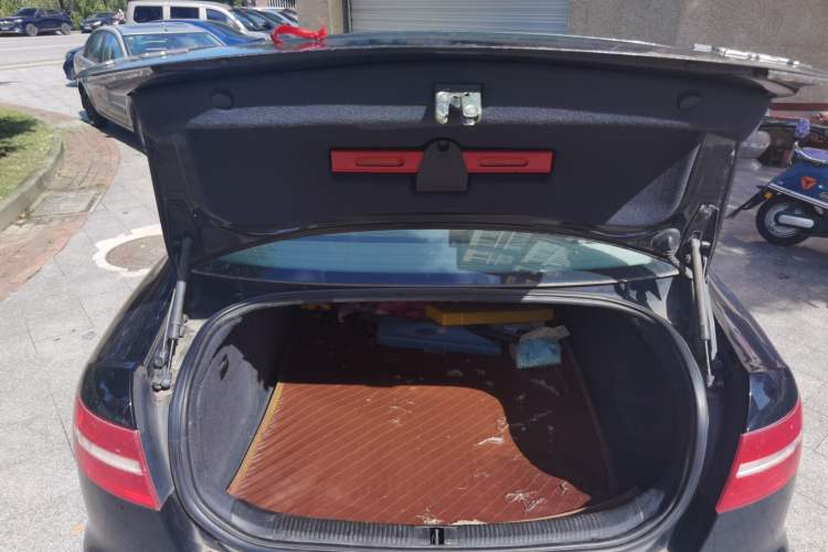 Used Audi A6L 2009 2.0 TFSI automatic standard version
