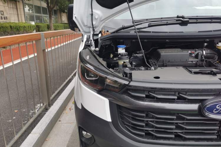 Used Ford Transit 2023 2.0T Diesel Manual Multifunction Commercial Vehicle Short Wheelbase Low Roof 5/6 Seats
