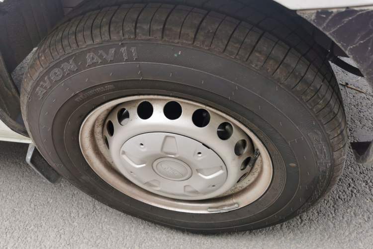 Used Ford Transit 2023 2.0T Diesel Manual Multifunction Commercial Vehicle Short Wheelbase Low Roof 5/6 Seats
