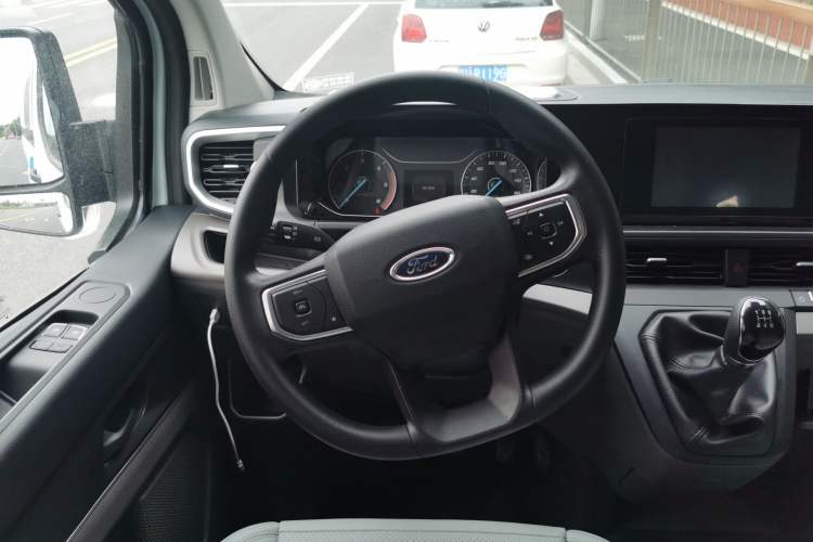 Used Ford Transit 2023 2.0T Diesel Manual Multifunction Commercial Vehicle Short Wheelbase Low Roof 5/6 Seats
