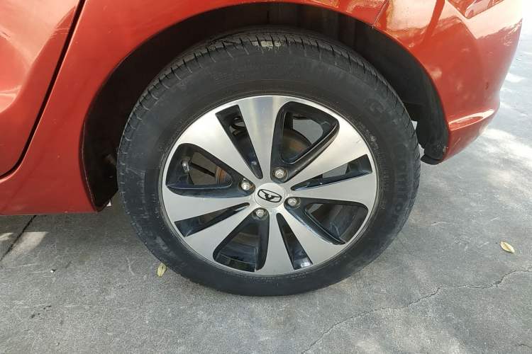 Used Cowin C3R 2015 1.5L AMT Gold Diamond Edition