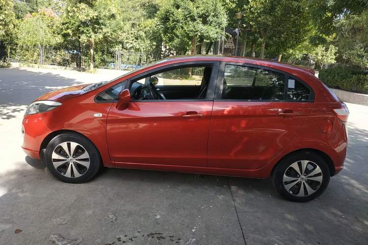 Used Cowin C3R 2015 1.5L AMT Gold Diamond Edition