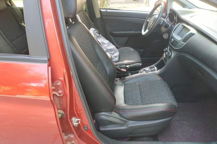 Used Cowin C3R 2015 1.5L AMT Gold Diamond Edition