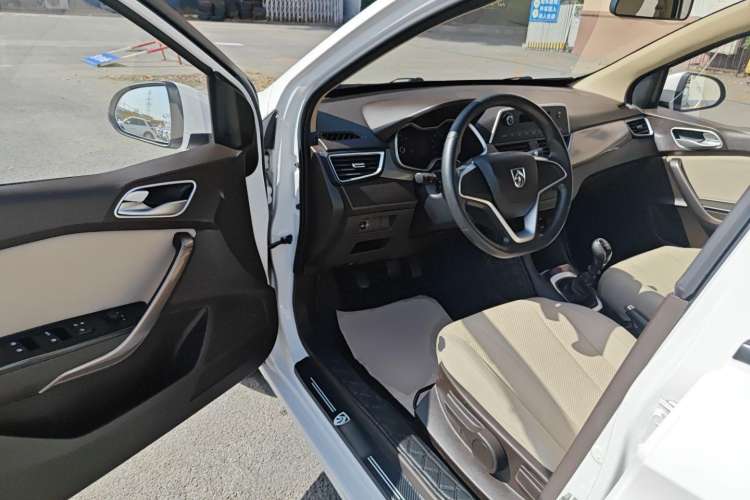 Used Baojun 310W 2017 1.5L Manual Comfort Version China V