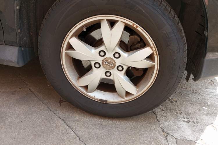 Used BYD S6 2011 2.0L Manual Luxury Version
