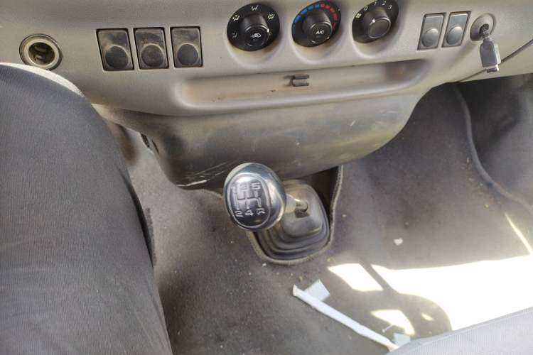 Used Ford Classic Transit 2016 2.8T Diesel Short-Wheelbase 6-Seater Mid-Roof Multifunction Vehicle JX493ZLQ4
