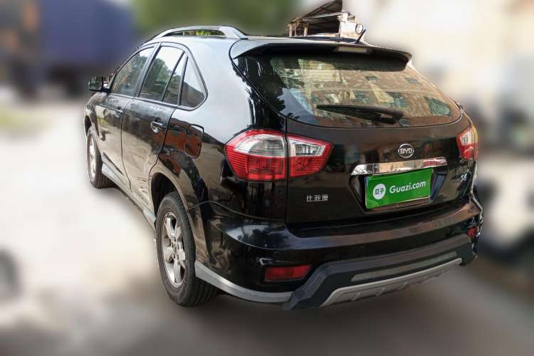 Used BYD S6 2011 2.0L Manual Luxury Version
