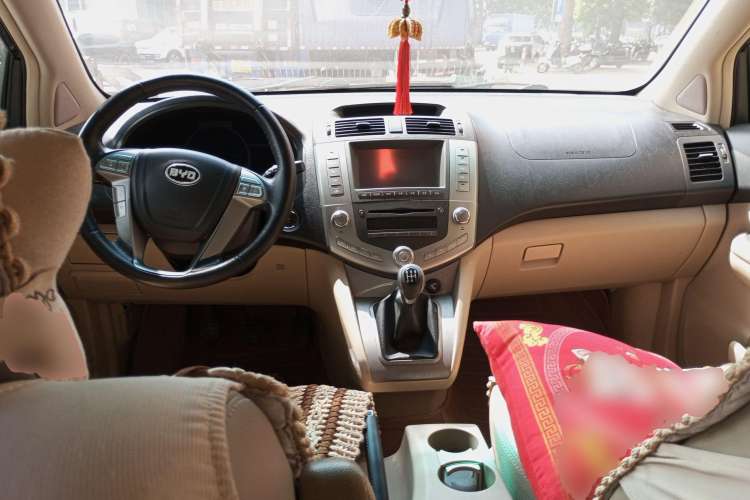 Used BYD S6 2011 2.0L Manual Luxury Version
