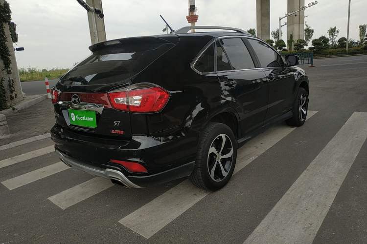 Used BYD S7 2015 2.0T Automatic Prestige Model