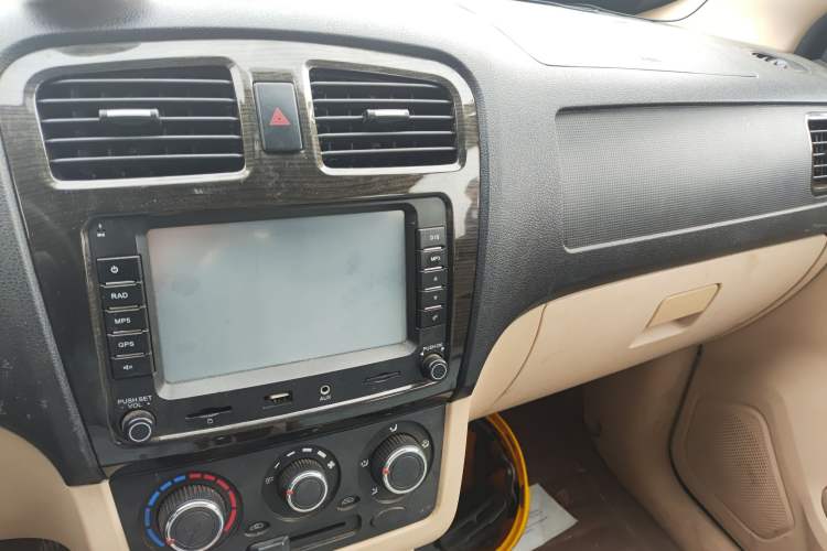 Used Dongfeng Fengon 360 2015 1.5L Manual Comfort II 7-Seater