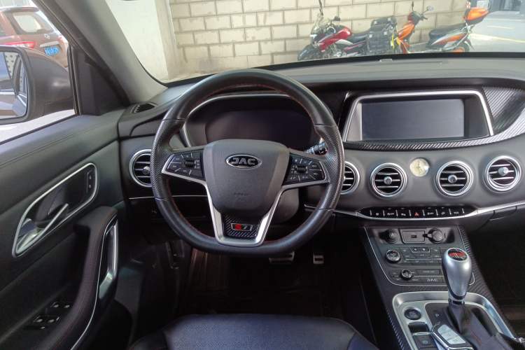Used JAC Refine S7 2017 2.0T Automatic Luxury Model