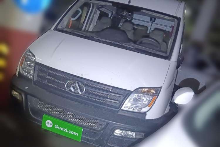 Used SAIC MAXUS 2015 2.5T AMT Aoyuntong Edition Short Wheelbase Mid-Height