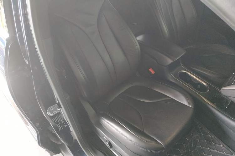 Used Lincoln MKC 2017 2.0T Two-Wheel-Drive Luxury Edition