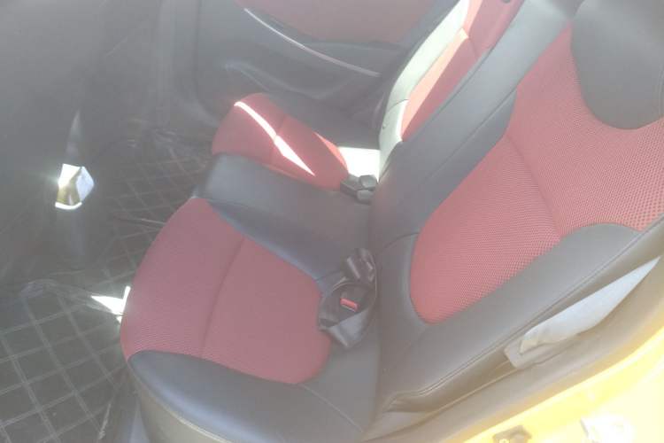 Used Hyundai Verna (older generation) 2011 Hatchback 1.4L Manual STYLE Model
