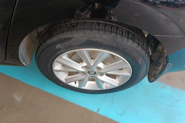 Used Skoda Rapid 2016 1.4L Manual Trend Edition Left Rear Wheel Hub