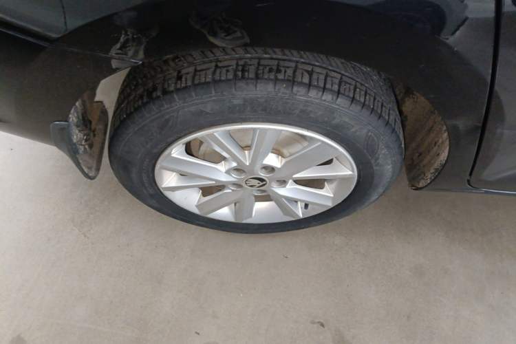 Used Skoda Rapid 2016 1.4L Manual Trend Edition Right Rear Wheel Hub