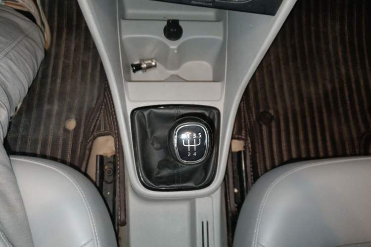 Used Skoda Rapid 2016 1.4L Manual Trend Edition Gear Lever