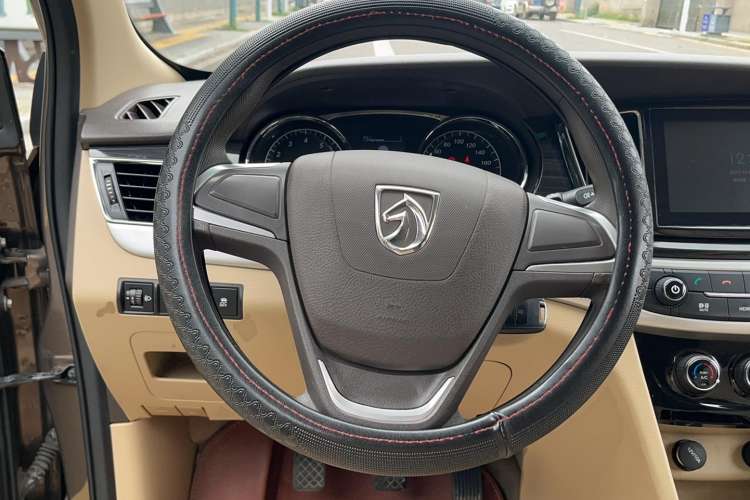 Used Baojun 730 2016 1.5L Manual Comfort Version 7 Seats China V Emission Standard
