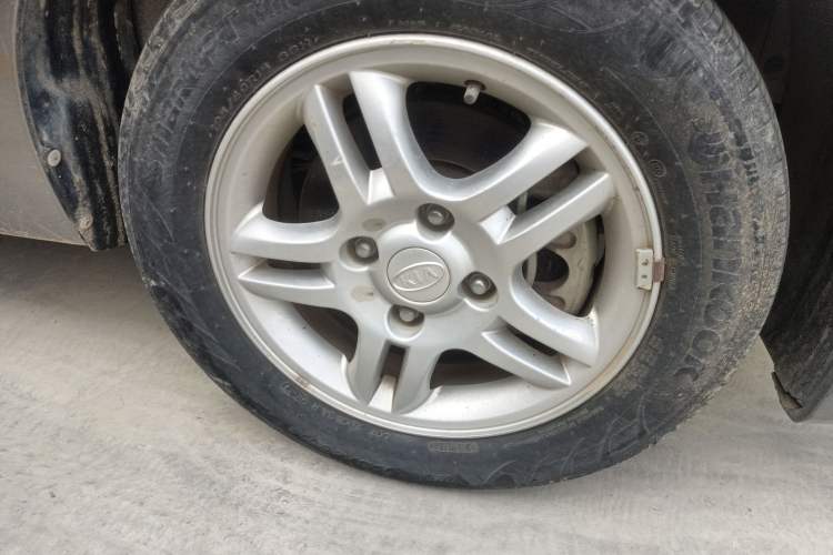 Used Kia 2008 European-style 1.6 MT GL Right Front Wheel Hub