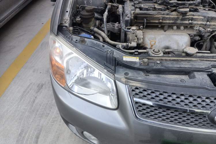 Used Kia 2008 European-style 1.6 MT GL Right Front Headlight