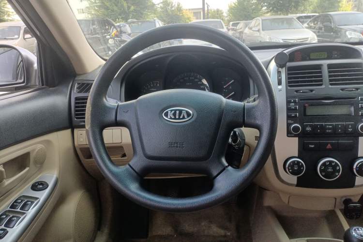 Used Kia 2008 European-style 1.6 MT GL Steering Wheel