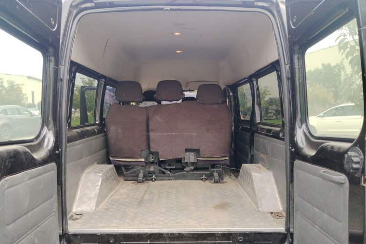 Used Ford Transit Custom 2016 2.2T Short-Wheelbase 6-Seater Mid-Roof Multi-Purpose Vehicle