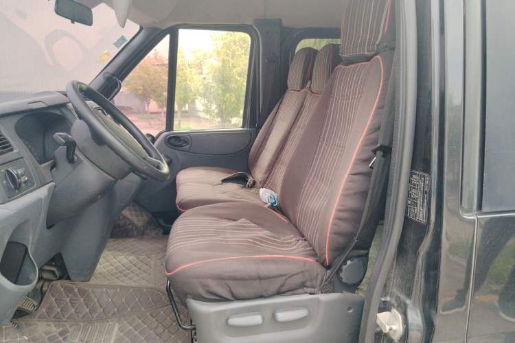 Used Ford Transit Custom 2016 2.2T Short-Wheelbase 6-Seater Mid-Roof Multi-Purpose Vehicle