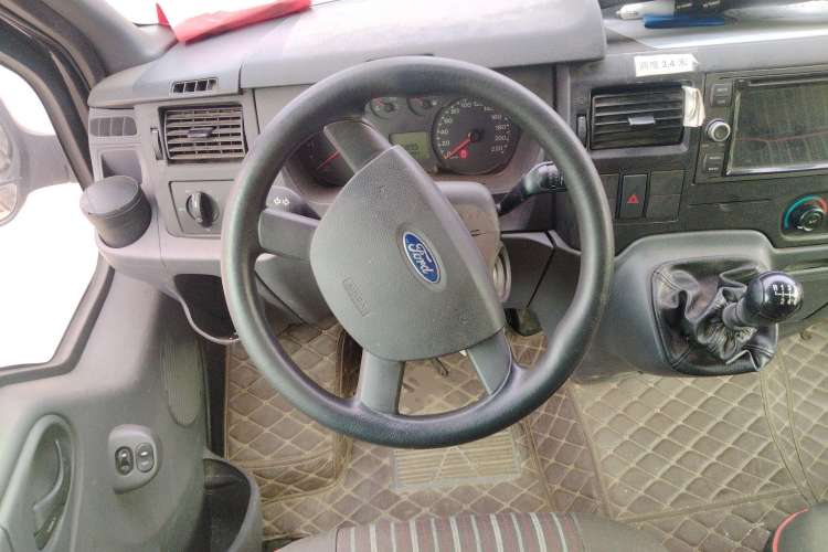 Used Ford Transit Custom 2016 2.2T Short-Wheelbase 6-Seater Mid-Roof Multi-Purpose Vehicle