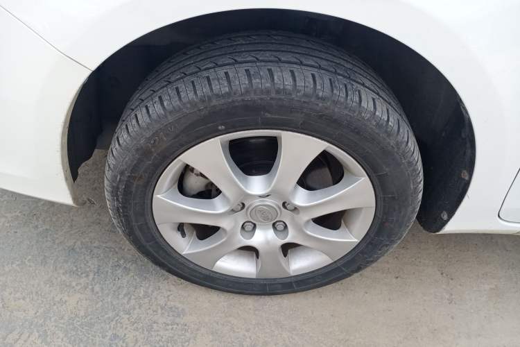 Used BYD e5 2017 300 Prestige Edition
