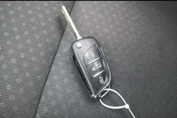 Used Hyundai Celesta 2017 1.6L Automatic Enjoyment Version GLS