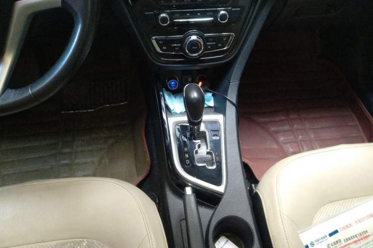 Used Changan Alsvin V7 2015 1.6L Automatic Fun Model China V Standard