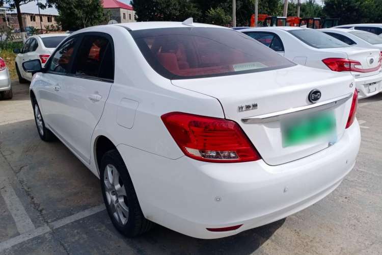 Used BYD e5 2017 300 Prestige Edition
