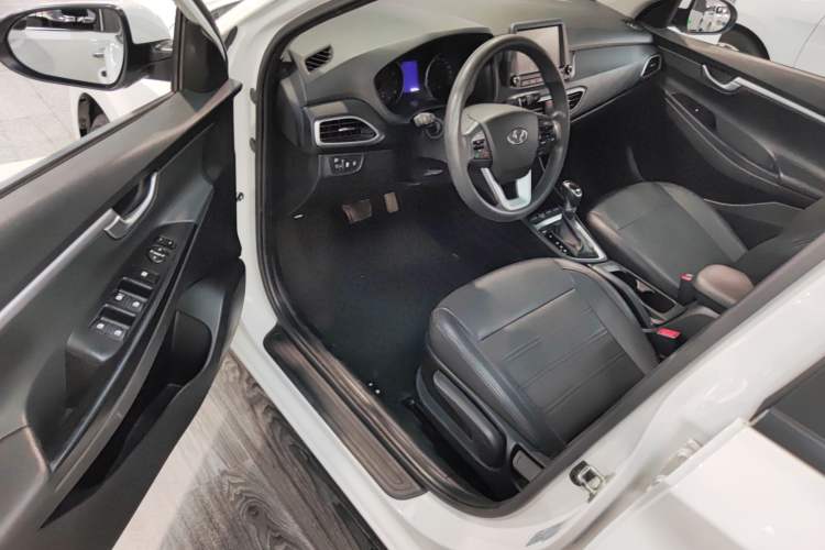 Used Hyundai Celesta 2017 1.6L Automatic Enjoyment Version GLS