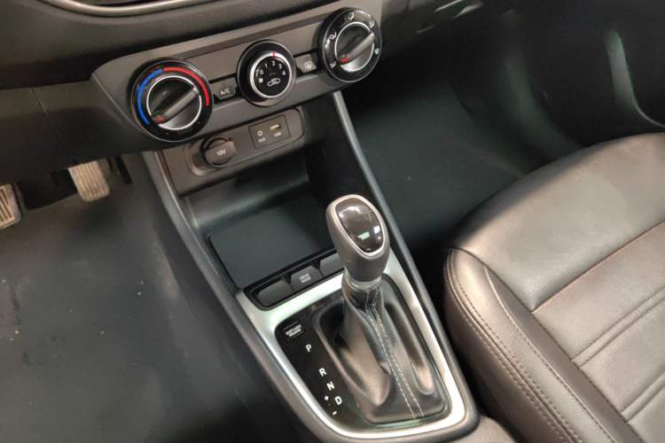 Used Hyundai Celesta 2017 1.6L Automatic Enjoyment Version GLS