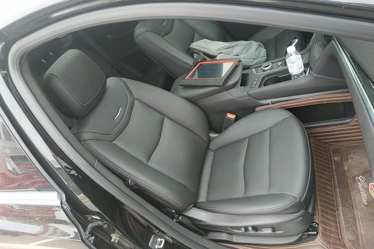 Used Cadillac XT5 2022 2.0T Two-Wheel Drive Luxury Version
