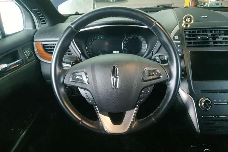 Used Lincoln MKC 2017 2.0T Two-Wheel-Drive Luxury Edition