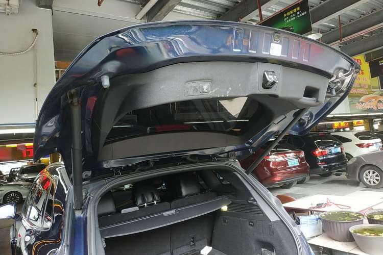 Used Lincoln MKC 2017 2.0T Two-Wheel-Drive Luxury Edition