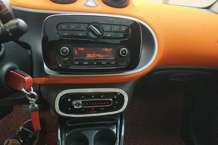 Used smart fortwo 2015 1.0L 52 kW Hardtop Passion Edition