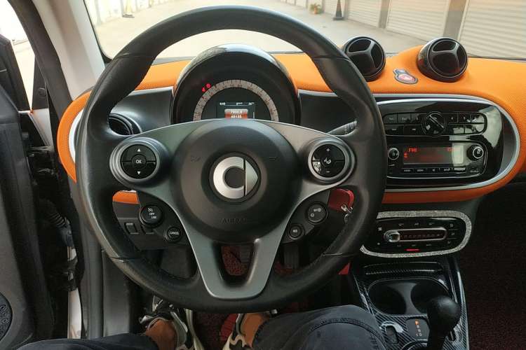 Used smart fortwo 2015 1.0L 52 kW Hardtop Passion Edition