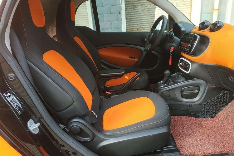 Used smart fortwo 2015 1.0L 52 kW Hardtop Passion Edition