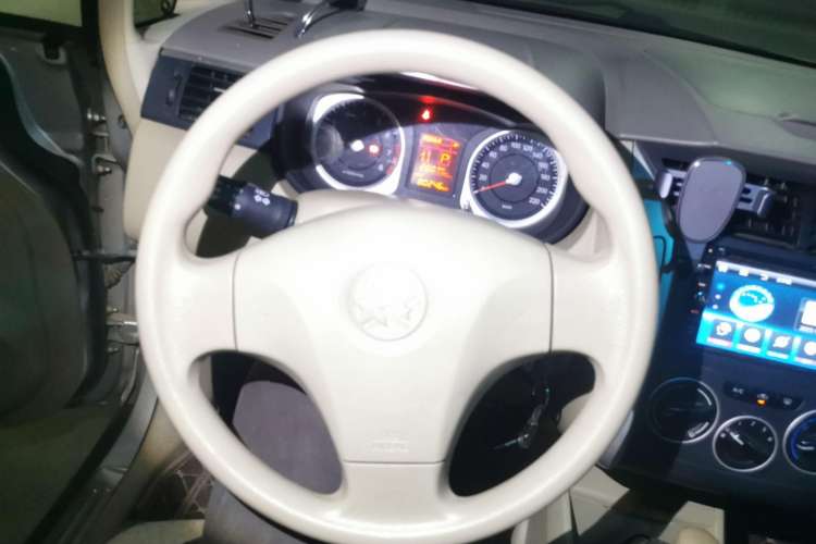 Used Venucia D50 2012 1.6L Automatic Prestige Edition
