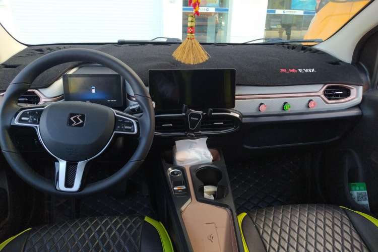 Used SOL E10X 2021 302 km Range Luxury Version 31.4 kWh
