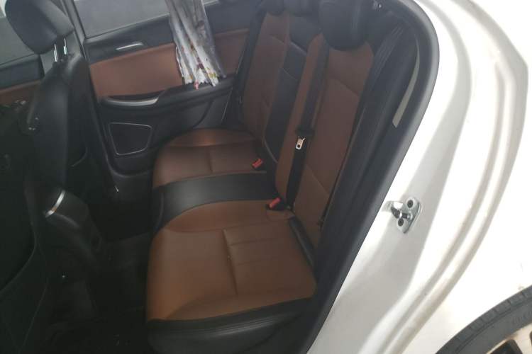 Used Roewe e550 2016 Deluxe Edition
