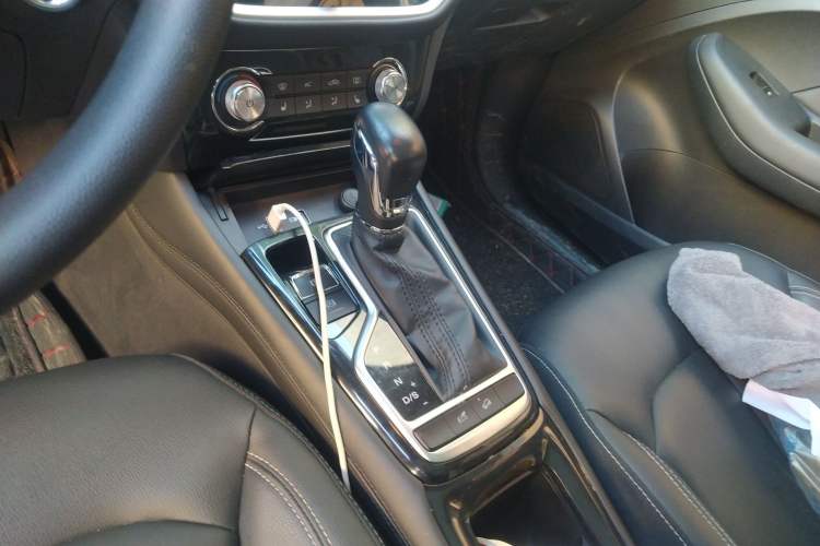 Used Roewe RX3 2020 1.6L CVT 4G Connected Ultra-Cool Flagship Edition
