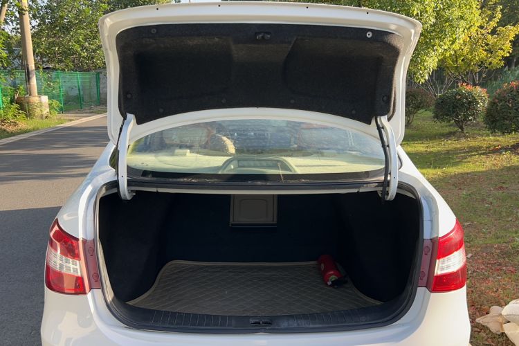 Used Dongfeng Aeolus A60 2014 1.5L Manual Elite Model
