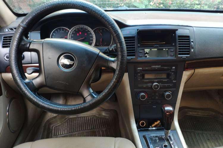 Used Chevrolet Epica 2010 1.8 Luxury Edition AT Center Console