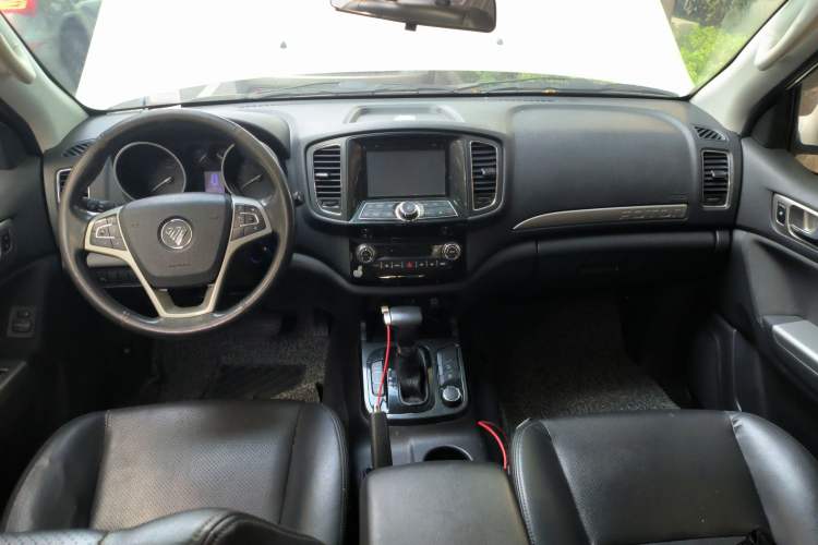 Used Foton Savana 2016 2.0T Automatic All-Wheel Drive Gasoline Ultimate 7-Seater
