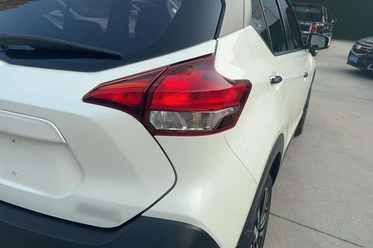 Used Nissan Kicks 2021 1.5L XV CVT Smart Connect Luxury Edition