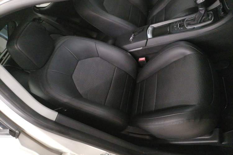 Used MG 6 2015 Hatchback 1.8T 90th Anniversary Track Champion Edition Automatic inkaNet Elite Model
