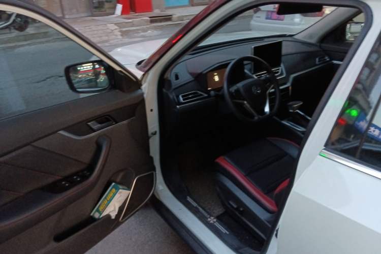 Used Venucia T60 2018 1.6L CVT Smart Edition China V Standard
